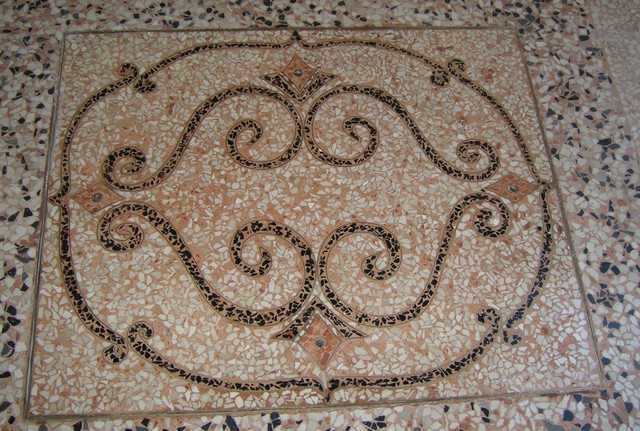 1Levigatura-e-semilucidatura-pavimento-in-veneziana