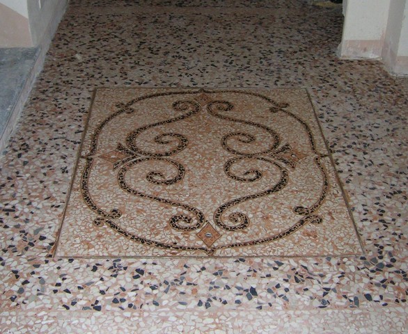 2Levigatura-e-semilucidatura-pavimento-in-veneziana
