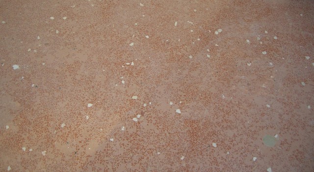 Veneziana-con-graniglia-in-coccio-e-marmo-biancone